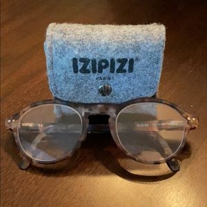 Izipizi reading glasses